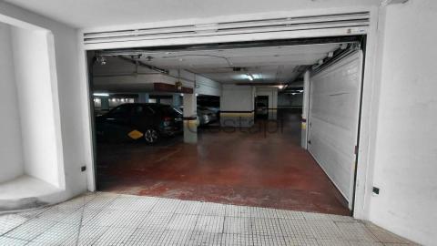 PLAZAS DE GARAJE EN C/ CASTELAO SANXENXO