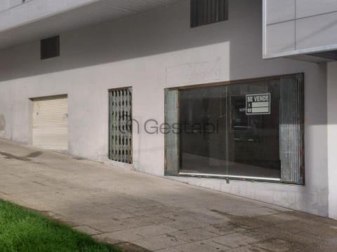 LOCAL COMERCIAL EN SANXENXO