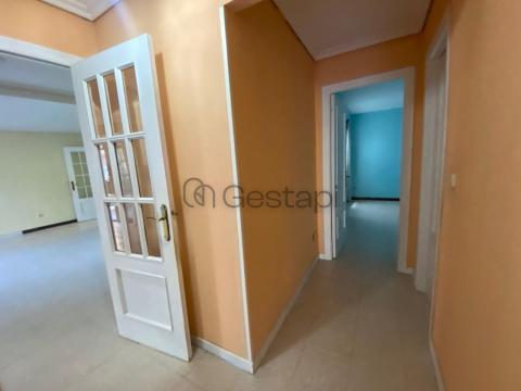PISO 3 HABITACIONES C/ VIGO EN SANXENXO